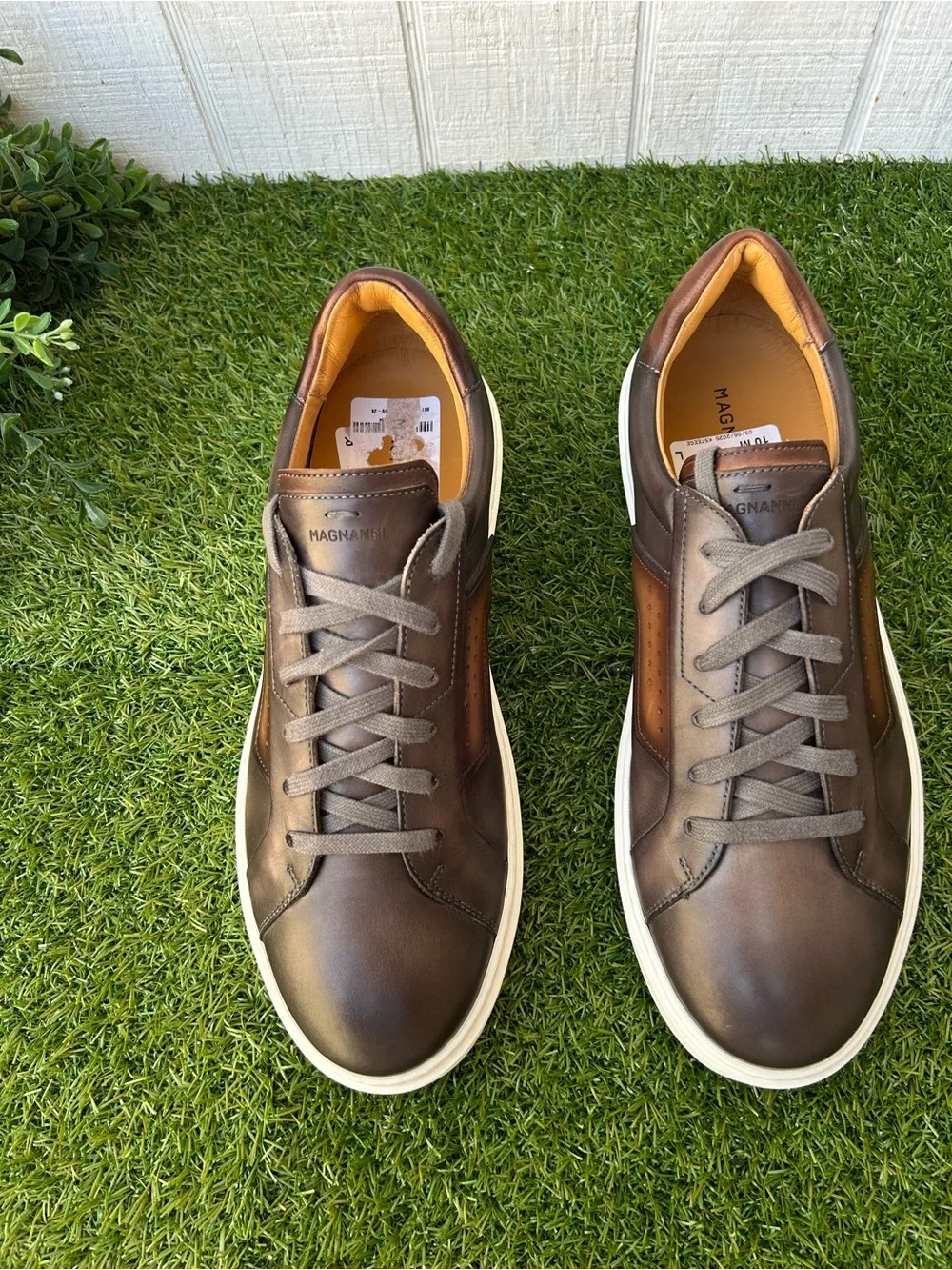 Magnanni Men's Phoenix Lace Up Sneakers Core: Grey/Brown size 10 Like new/no box